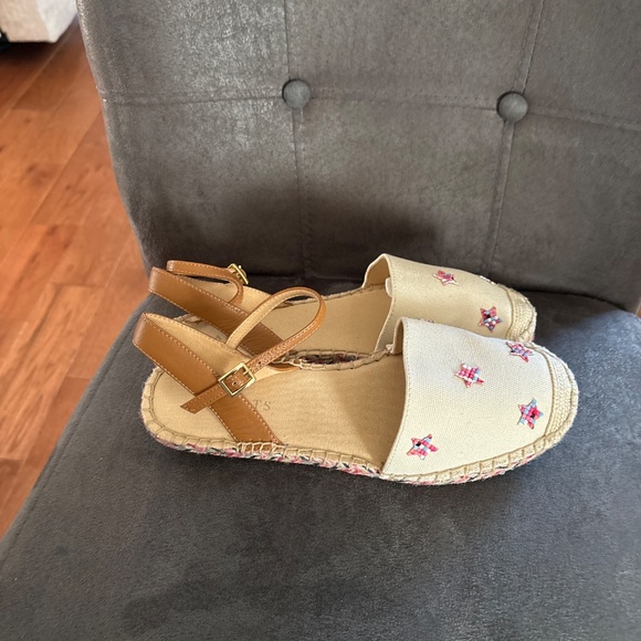 Women ‘s Talbots Izzy D’Orsay Embroidered Canvas Espadrille Sandals Shoes 7 - Picture 3 of 6